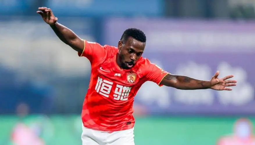 北京首钢迎世预赛关键赛;训练课后内部沟通;质疑声四起;心理建设被强调 北京首钢迎世预赛关键赛;训练课后内部沟通;质疑声四起;心理建设被强调