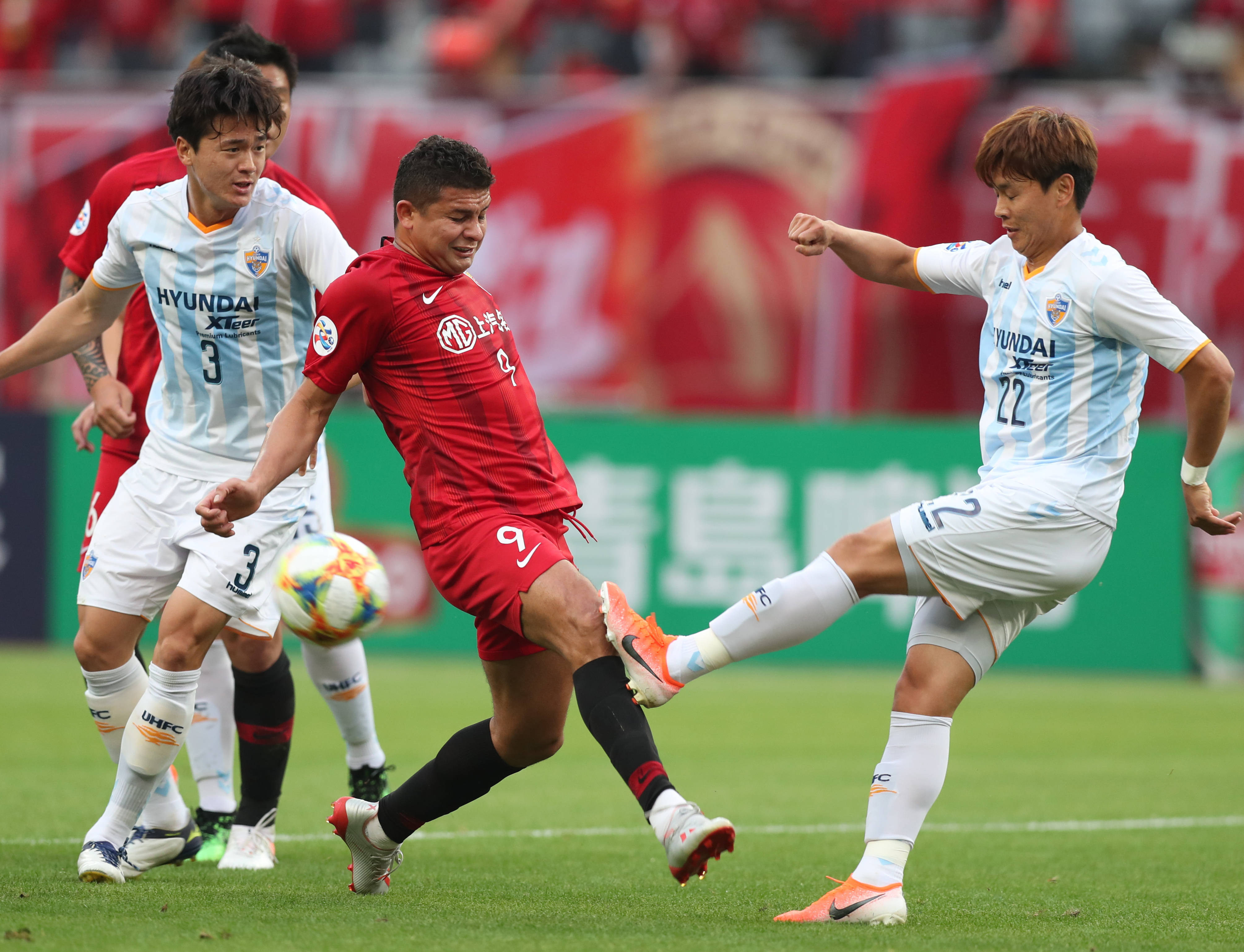 赛地聚焦：法甲今晚热度飙升，俄克拉荷马雷霆状态回暖，悬念犹存，年轻球员得到机会(俄克拉荷马雷霆队最新阵容)