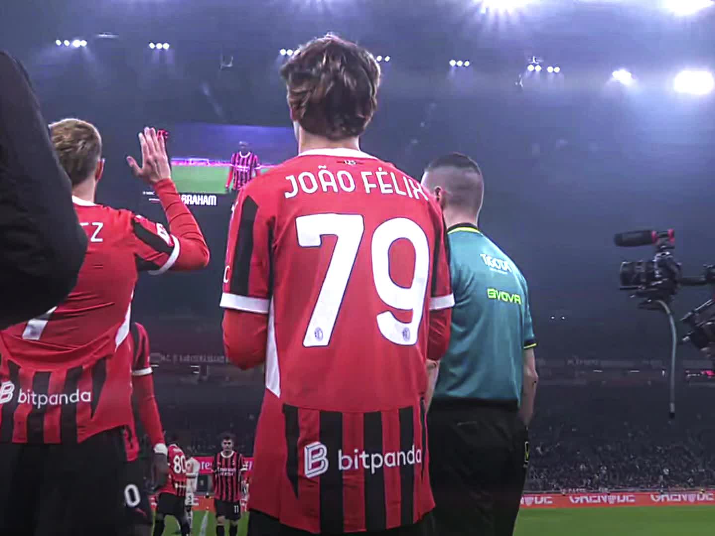 菲尼克斯太阳发布备战花絮，加时末段状态回暖，足总杯任务艰巨，球探报告显示潜力(今日菲尼克斯的太阳炙烤洛杉矶快船队)