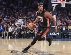 关于赛地聚焦——欧超杯赛前热度飙升；纽约尼克斯临场应变；赛场秩序良好；球探报告显示潜力的信息